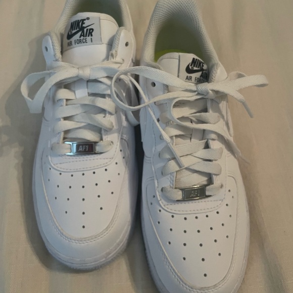 Nike - Picture 2 of 2